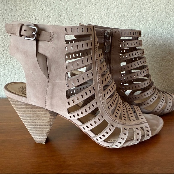 Strappy Vince Camuto heels - Picture 5 of 6